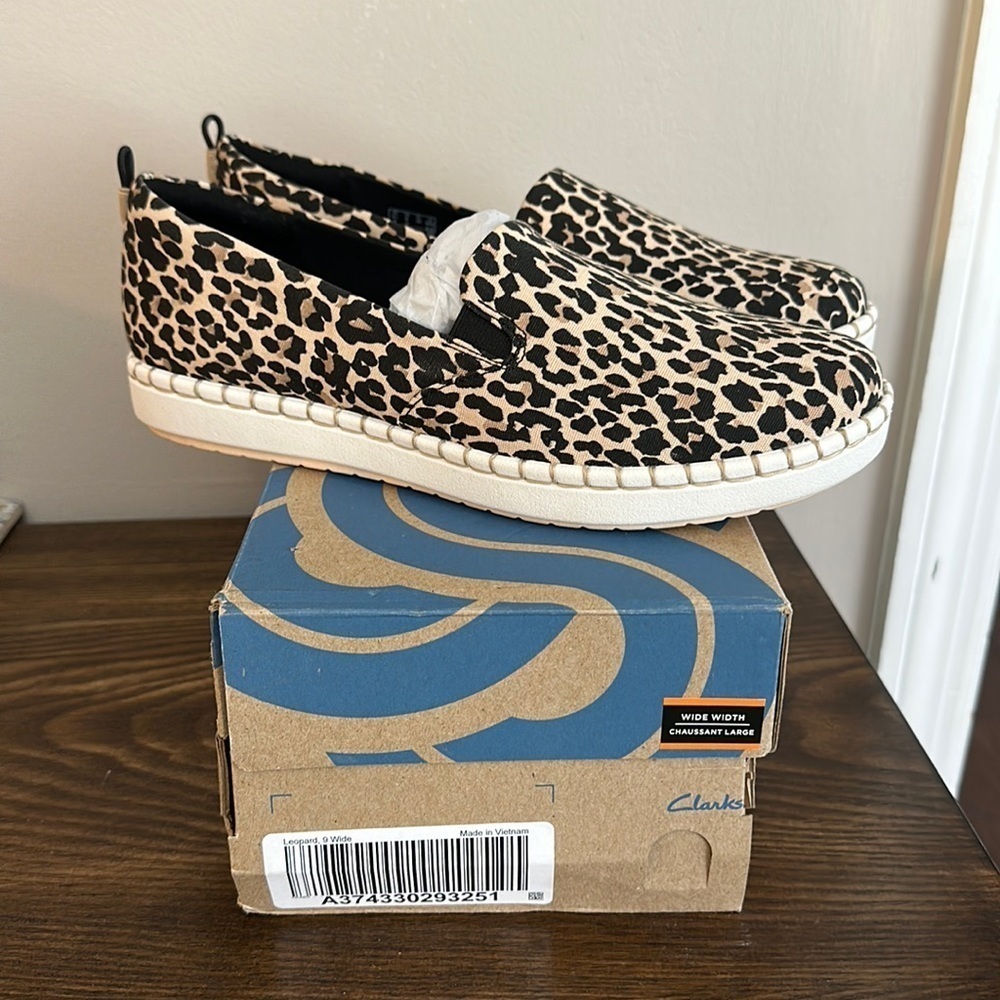 NEW Clarks Step Glow Jade Leopard Print 9 Wide